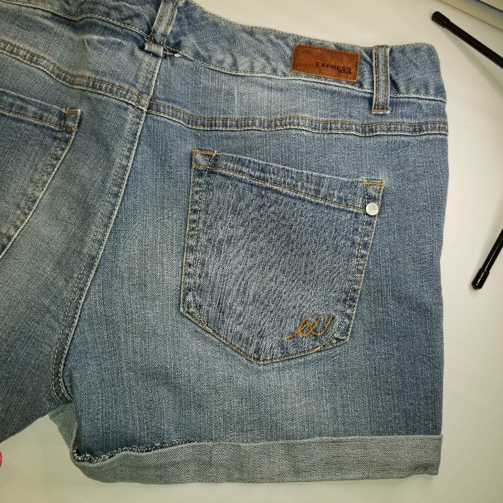 Express jean shorts - Picture 9 of 15